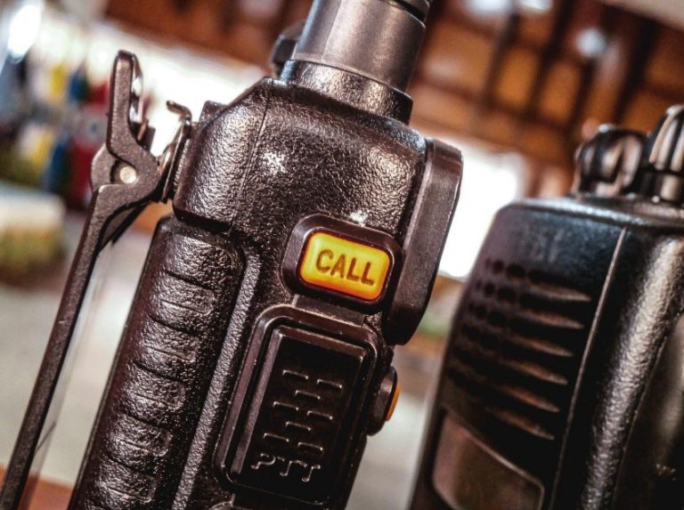 Rádios de comunicação de longo alcance: como escolher a melhor opção para suas necessidades